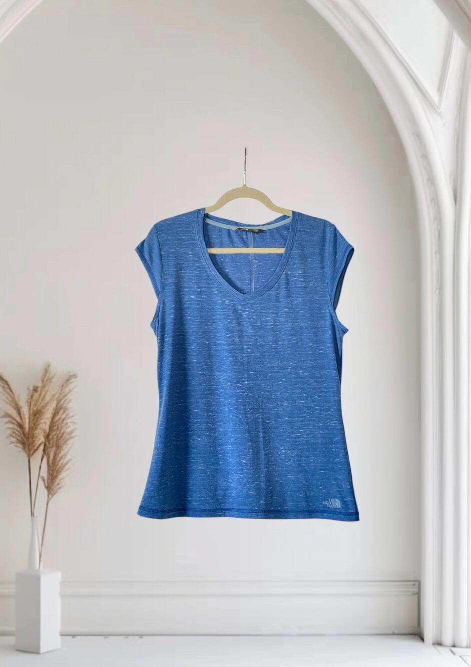 North Face Top Short Sleeve Blue V Neck Lightweight Casual Large